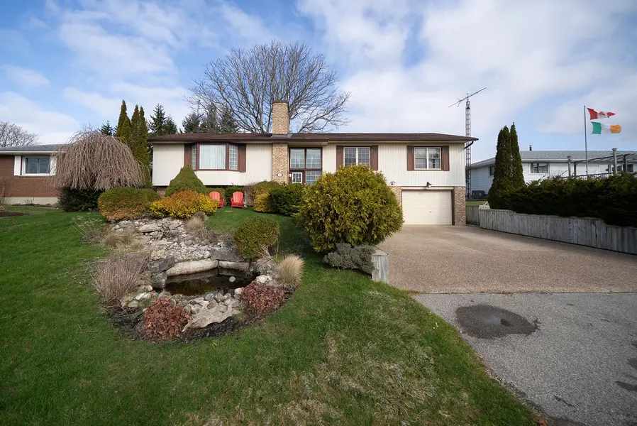 54 Bee ST, Norfolk, ON N0E 1P0