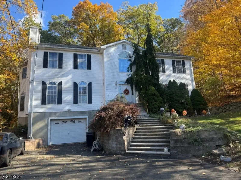 102 Garside Avenue, Wayne Twp., NJ 07470