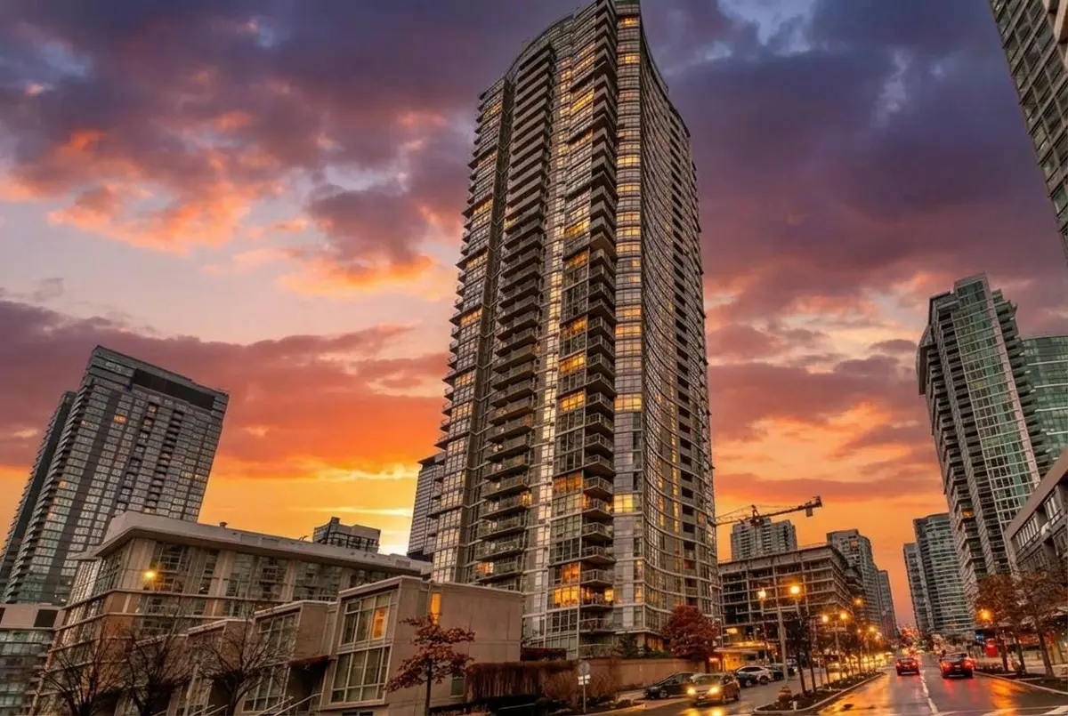 10 Navy Wharf CT #911, Toronto C01, ON M5V 3V2