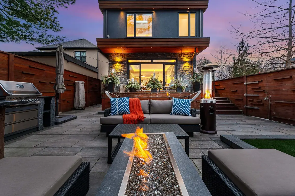 39 Red Deer AVE, Toronto E06, ON M1N 2Z1