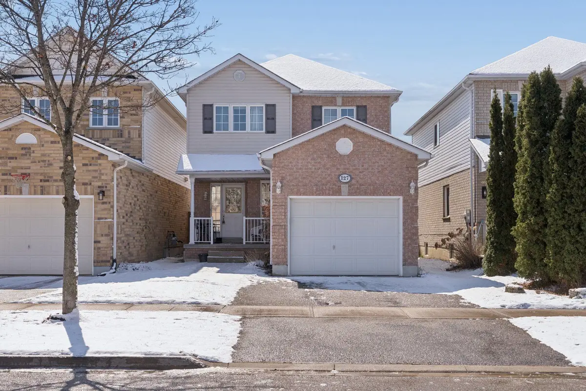 127 Richfield SQ, Clarington, ON L1E 3G3