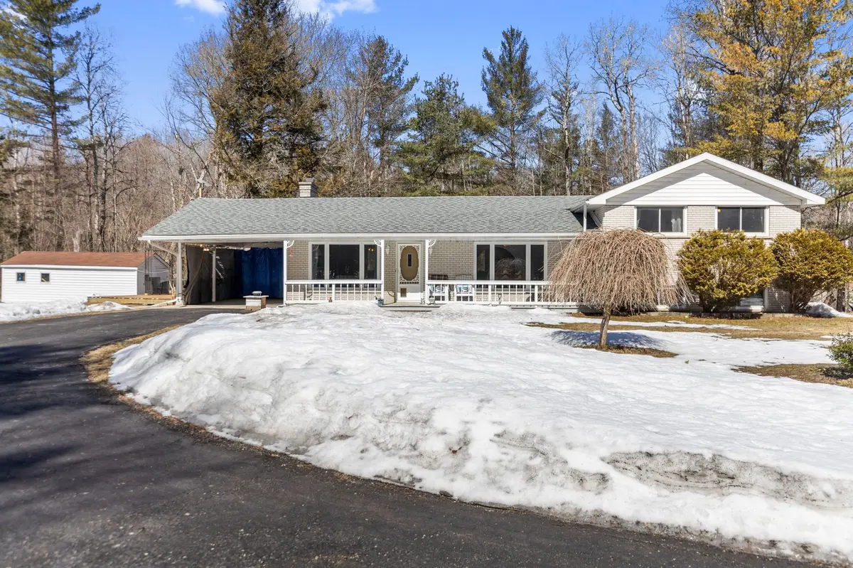 26 Hallecks RD W, Front Of Yonge, ON K0E 1R0