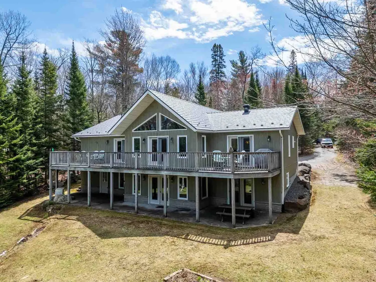 1889 South Horn Lake RD, Magnetawan, ON P0A 1P0