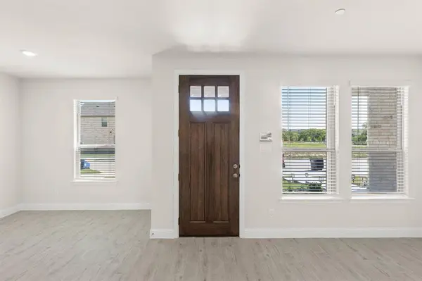 1967 Gentle Oak Trail, Corinth, TX 76210