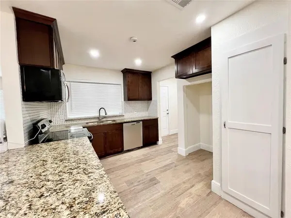 3241 Bunker Hill Drive, Forest Hill, TX 76140