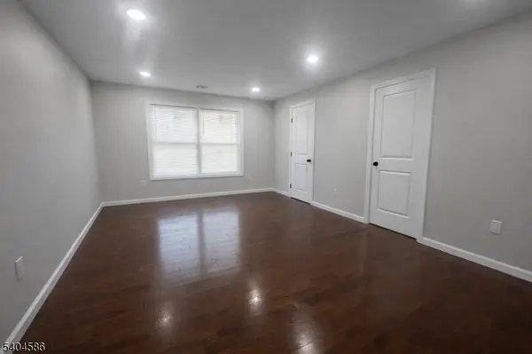 39 Halsted St, Newton Town, NJ 07860