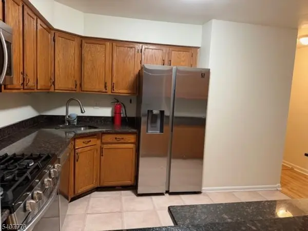 10 Leahy Ct, Franklin Twp., NJ 08873