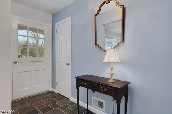 6 Wyndwood Rd, Morris Plains Boro, NJ 07950