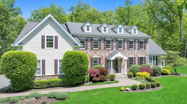 28 Arbor Rd, North Caldwell Boro, NJ 07006