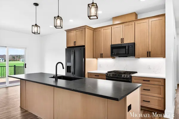 12479 Nora CT, Allendale Twp, MI 49401