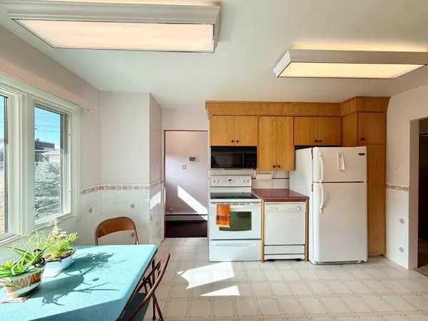 151 Fielding DR SE, Calgary, AB T2H 1H3