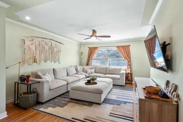 6112 Buckthorn RD NW, Calgary, AB T2K 2Z1