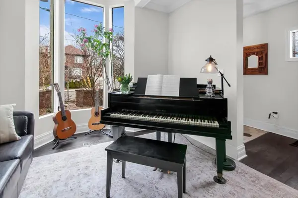 239 Heath ST E, Toronto C09, ON M4T 1T1