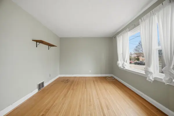 109 Pleasant AVE, Toronto C07, ON M2M 1M2