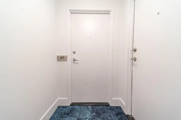 10 Navy Wharf CT #911, Toronto C01, ON M5V 3V2