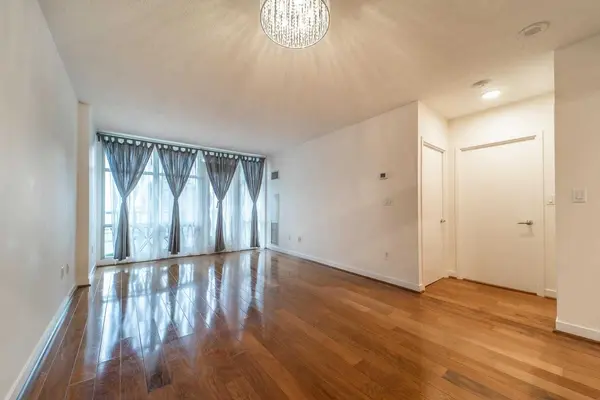 10 Navy Wharf CT #911, Toronto C01, ON M5V 3V2