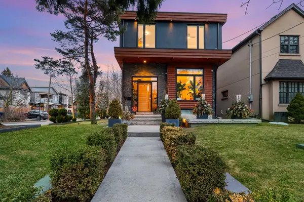 39 Red Deer AVE, Toronto E06, ON M1N 2Z1