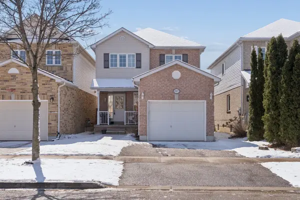 127 Richfield SQ, Clarington, ON L1E 3G3