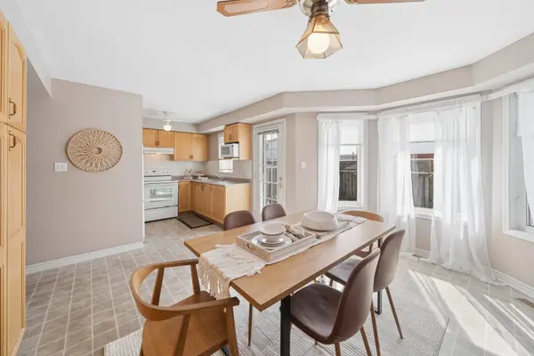 127 Richfield SQ, Clarington, ON L1E 3G3