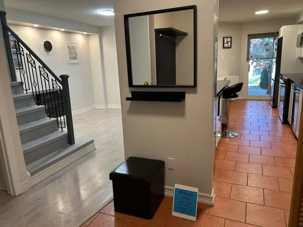 156 Observatory LN, Richmond Hill, ON L4C 8K8