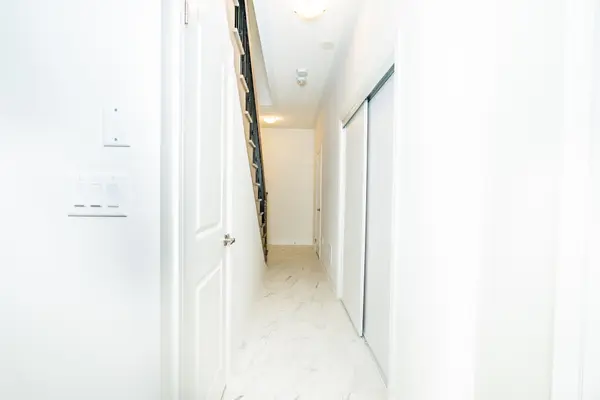 84 Paisley DR, Bradford West Gwillimbury, ON L3Z 4P1