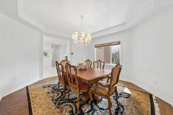 4 Marinucci CT, Richmond Hill, ON L4C 0M3