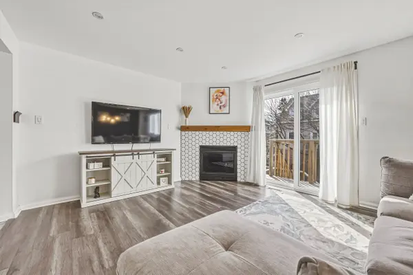 2055 Walkers Line #242, Burlington, ON L7M 4B5