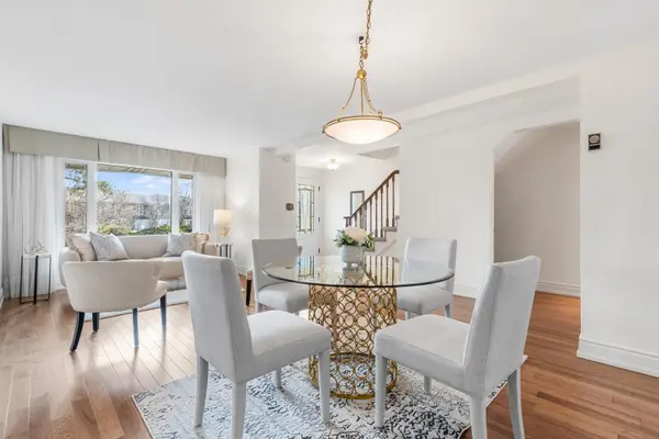 2066 Brant ST #4, Burlington, ON L7P 3A6