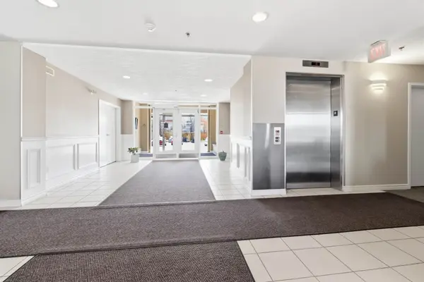 4450 fairview ST S #305, Burlington, ON L7L 7K7