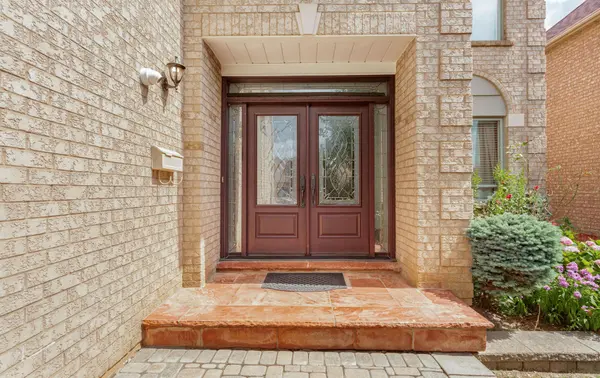 5839 Fieldon RD, Mississauga, ON L5M 5K3