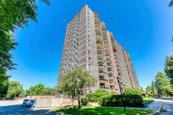 966 Inverhouse DR #405, Mississauga, ON L5J 4B6