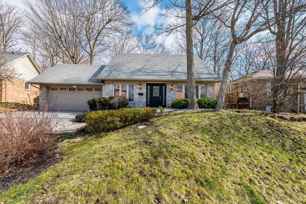 1941 Four Seasons DR, Burlington, ON L7P 2Y3