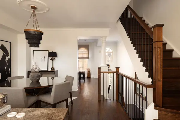 31 Brownstone LN, Toronto W08, ON M8X 2Z6