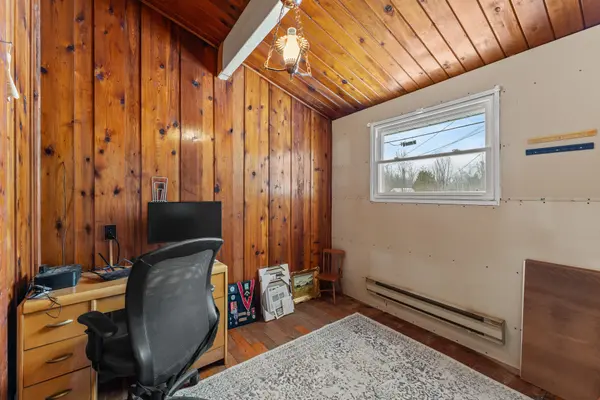 1 Beatrice DR, Kawartha Lakes, ON K0M 1N0