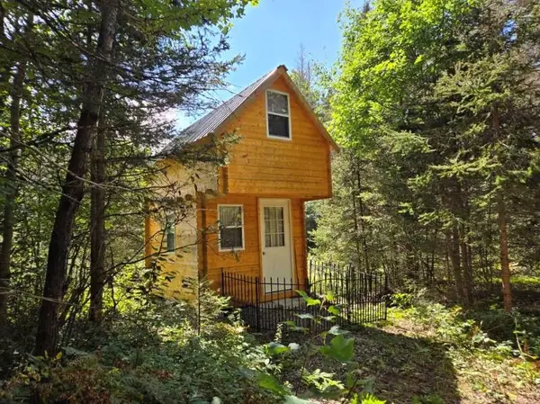 77 GRINDSTONE RD, Magnetawan, ON P0A 1Z0