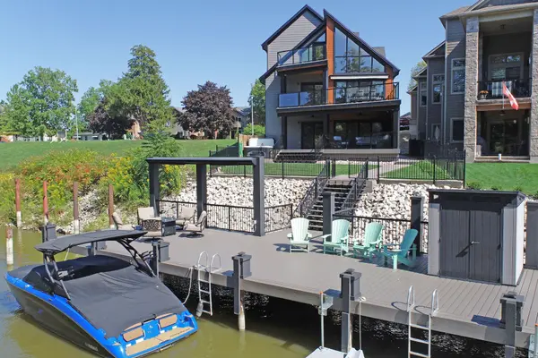 23 Sauble River RD, Lambton Shores, ON N0M 1T0