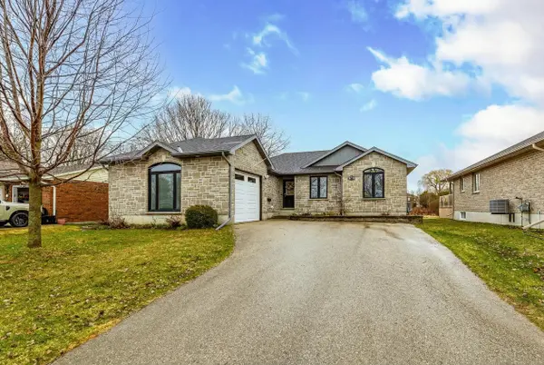 213 John ST S, Minto, ON N0G 1Z0