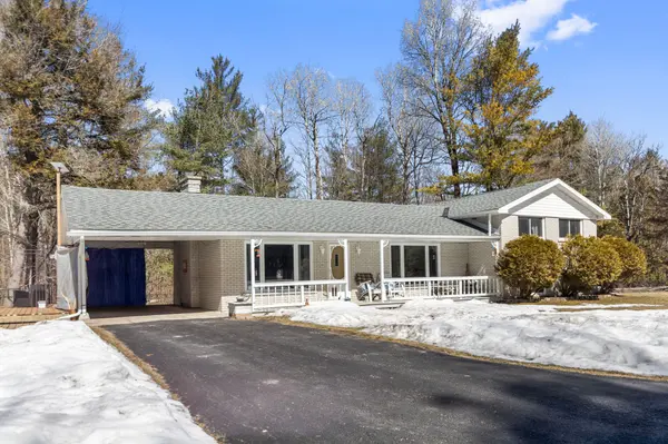 26 Hallecks RD W, Front Of Yonge, ON K0E 1R0