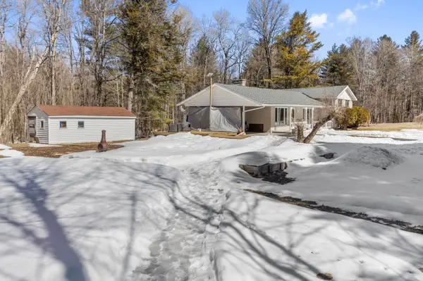 26 Hallecks RD W, Front Of Yonge, ON K0E 1R0