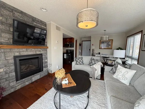 34 Deerhurst Greens RD #301, Huntsville, ON P1H 1A9