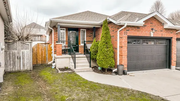 22 Martson CRES, Cambridge, ON N3C 4G3