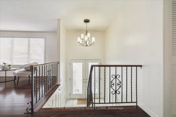 25 Bannisdale WAY, Hamilton, ON L0R 1H2