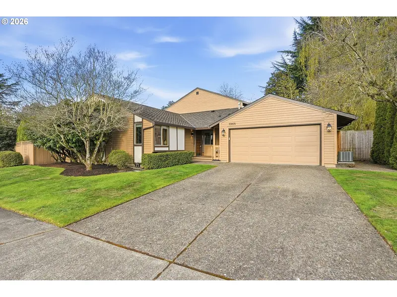 10805 SW SUMMER LAKE DR, Portland, OR 97223