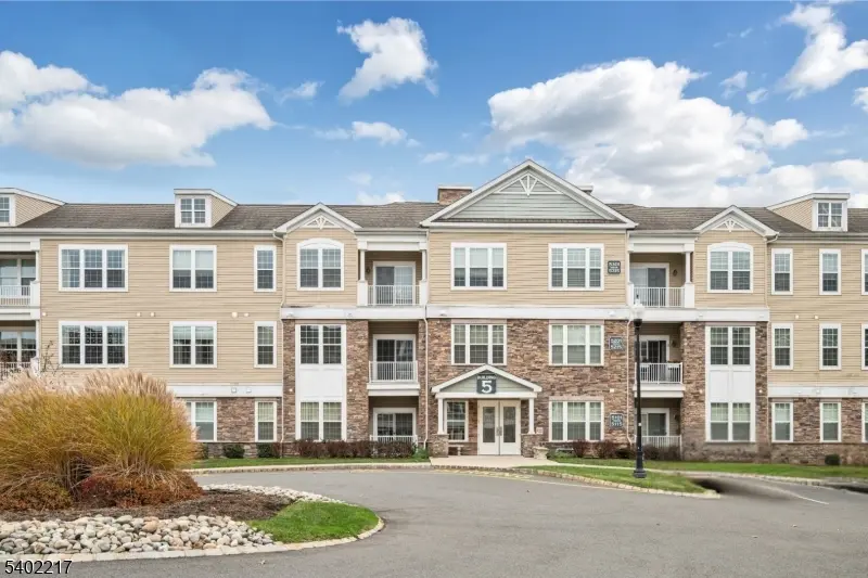 5107 Veterans Dr, Rockaway Twp., NJ 07885