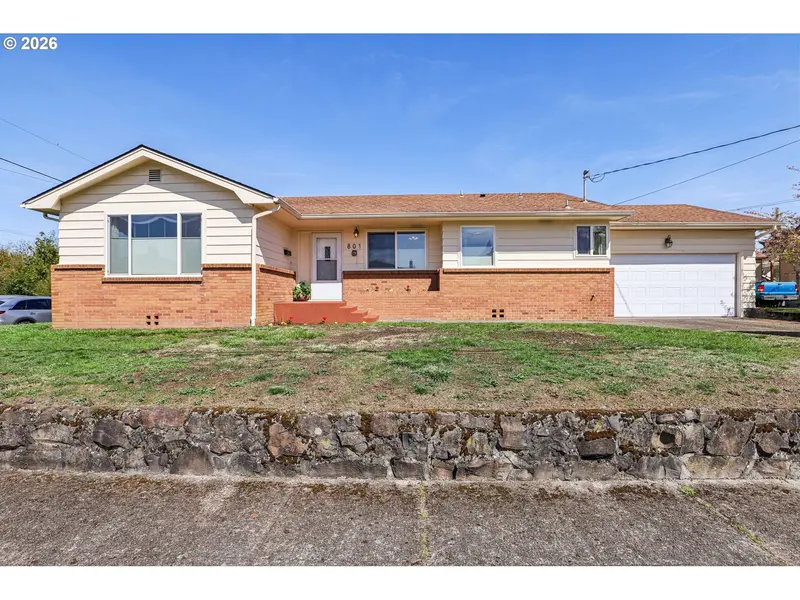 801 COWLITZ WAY, Kelso, WA 98626