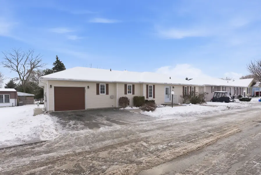 21 Heritage LN, Clarington, ON L1B 1A5