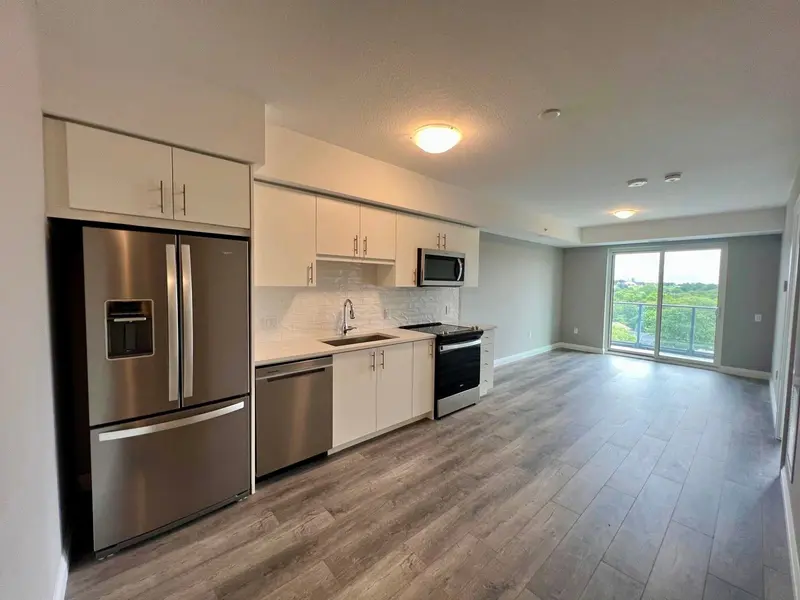 93 Arthur ST #802, Guelph, ON N1E 0T3