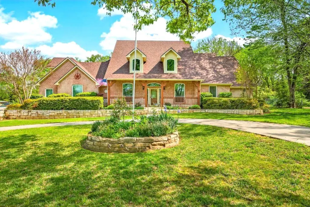 109 Morning Star Trail, Aurora, TX 76078