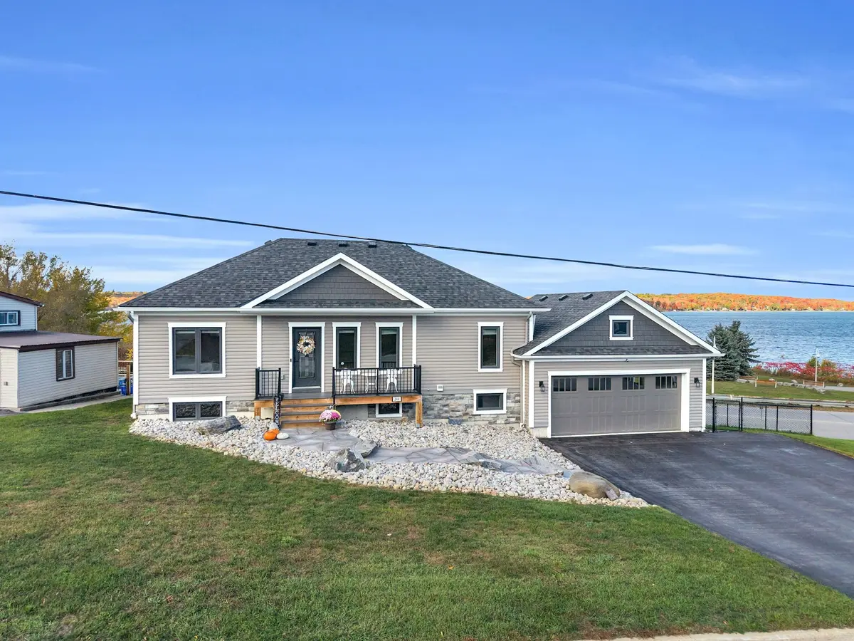 244 Frank ST, Midland, ON L4R 1H4