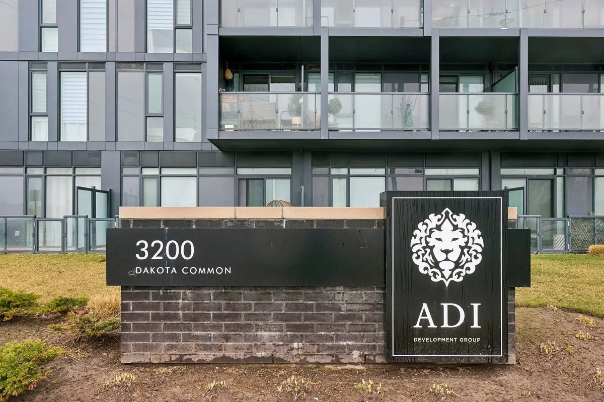 3200 Dakota Common N/A #B818, Burlington, ON L7M 2A7